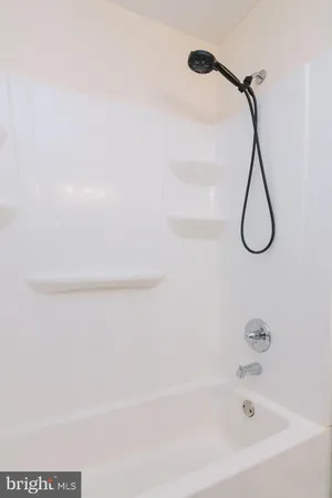 $259,000 | 14805 Rydell Road, Unit B2, Centreville, VA 20121