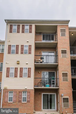 $259,000 | 14805 Rydell Road, Unit B2, Centreville, VA 20121