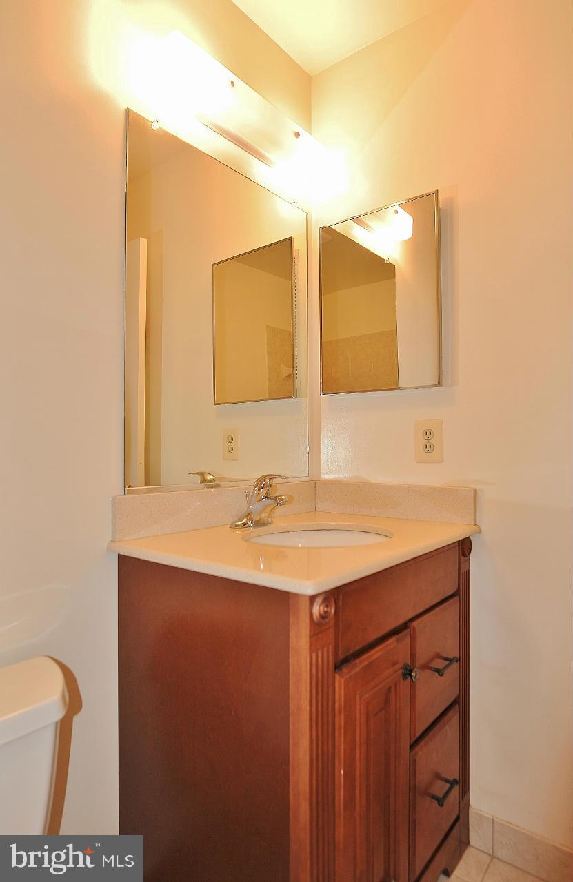 8816 Shadowlake Way Springfield, VA 22153 - Photo 17 of 23 Upper Hall Bath