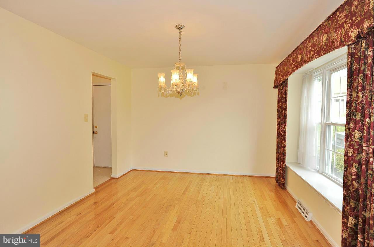 8816 Shadowlake Way Springfield, VA 22153 - Photo 3 of 23 Dining Room