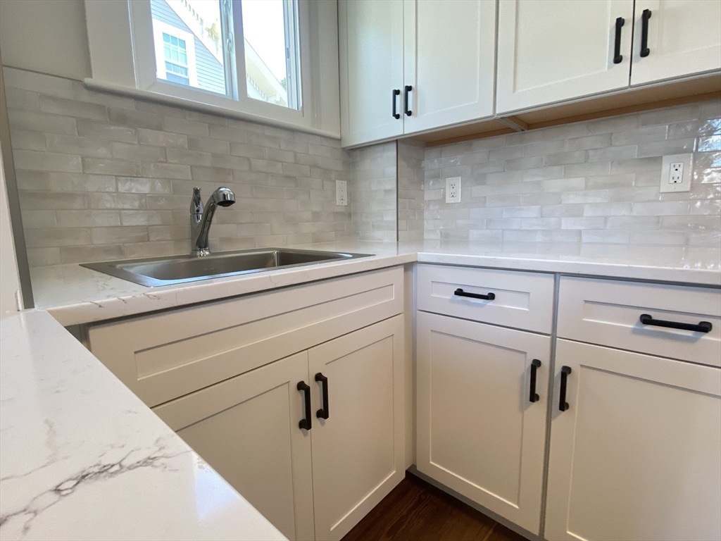 24 Union Street, Unit 2 REAR Beverly, MA 01915 - Photo 8 of 16