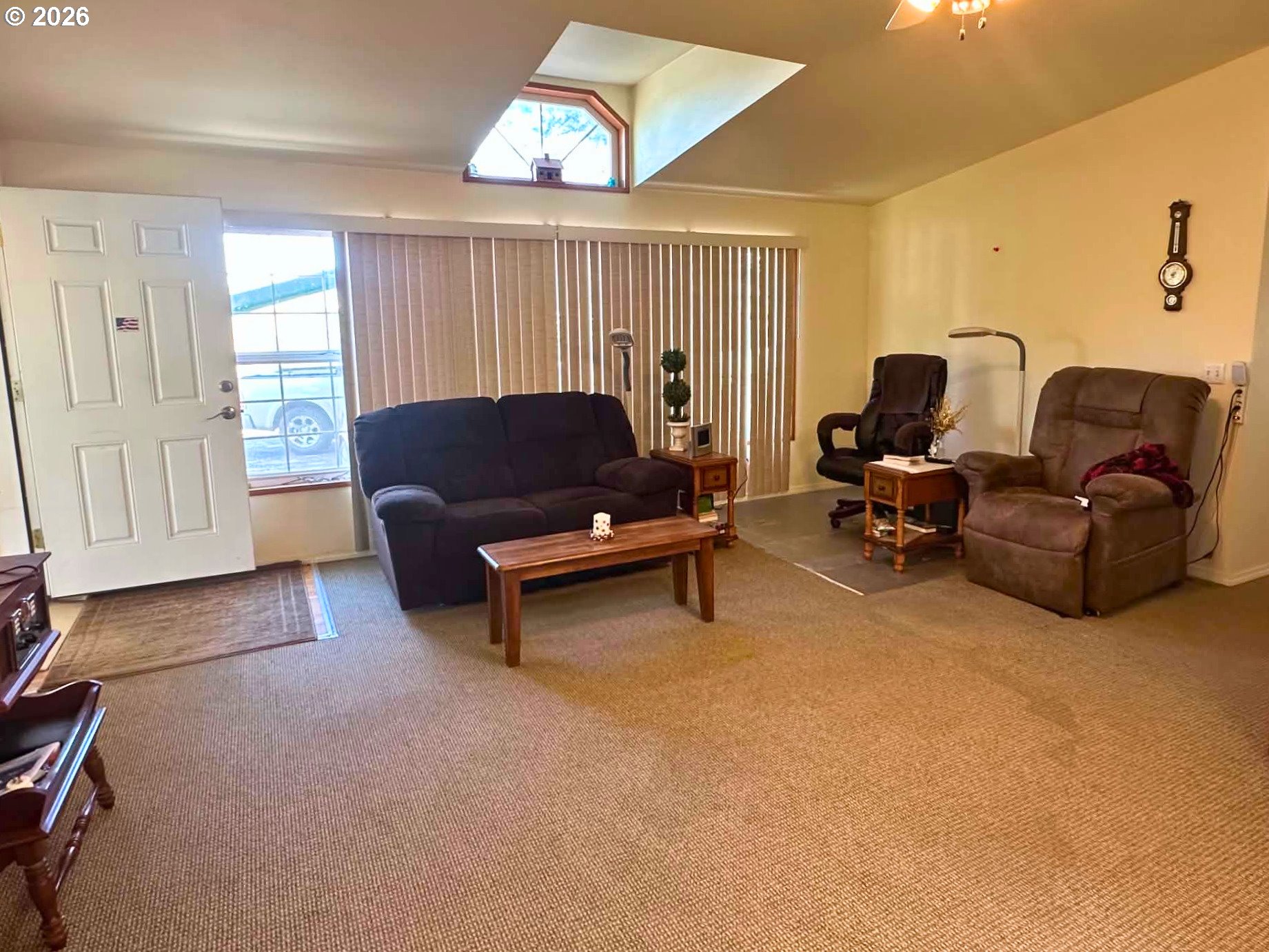 82276 Hat Rock Road Hermiston, OR 97838 - Photo 9 of 19 Living Room