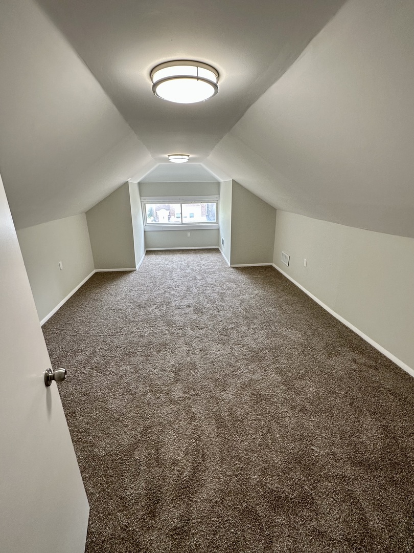 7828 South Carpenter Street Chicago, IL 60620 - Photo 15 of 18 en view interior of a house