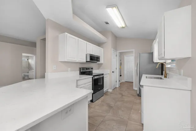 $2,200 | 6463 Sailport Cove, Gulf Breeze, FL 32563