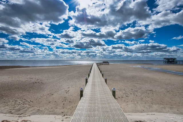 $2,200 | 6463 Sailport Cove, Gulf Breeze, FL 32563