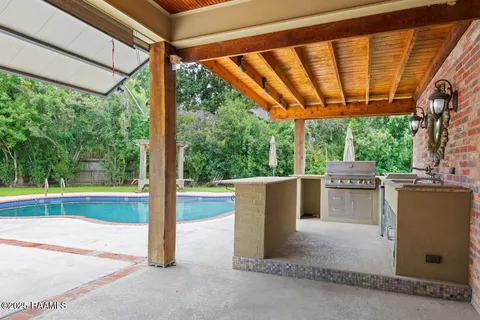 $740,000 | 113 Littlefield Drive, Lafayette, LA 70508