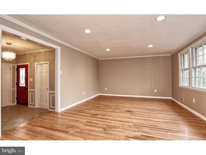 4 Dunbarton Road Cherry Hill, NJ 08003 - Photo 3 of 25 Living Room