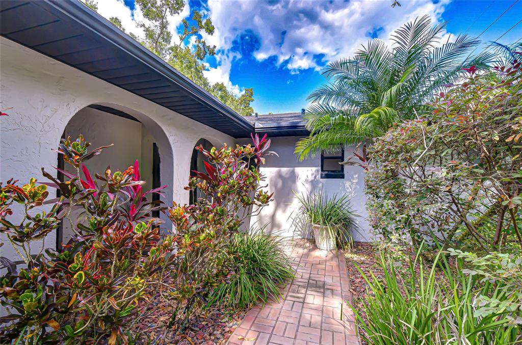 8120 North Albany Avenue Tampa, FL 33604 - Photo 5 of 63