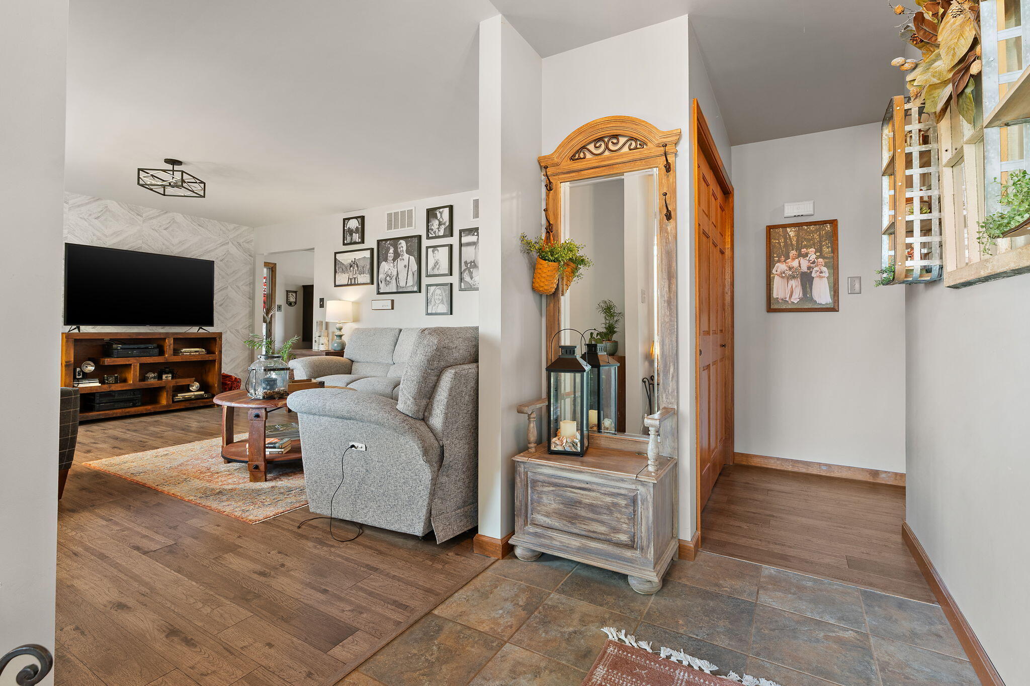 121 7th Avenue Northwest De Motte, IN 46310 - Photo 5 of 33 2048x1365