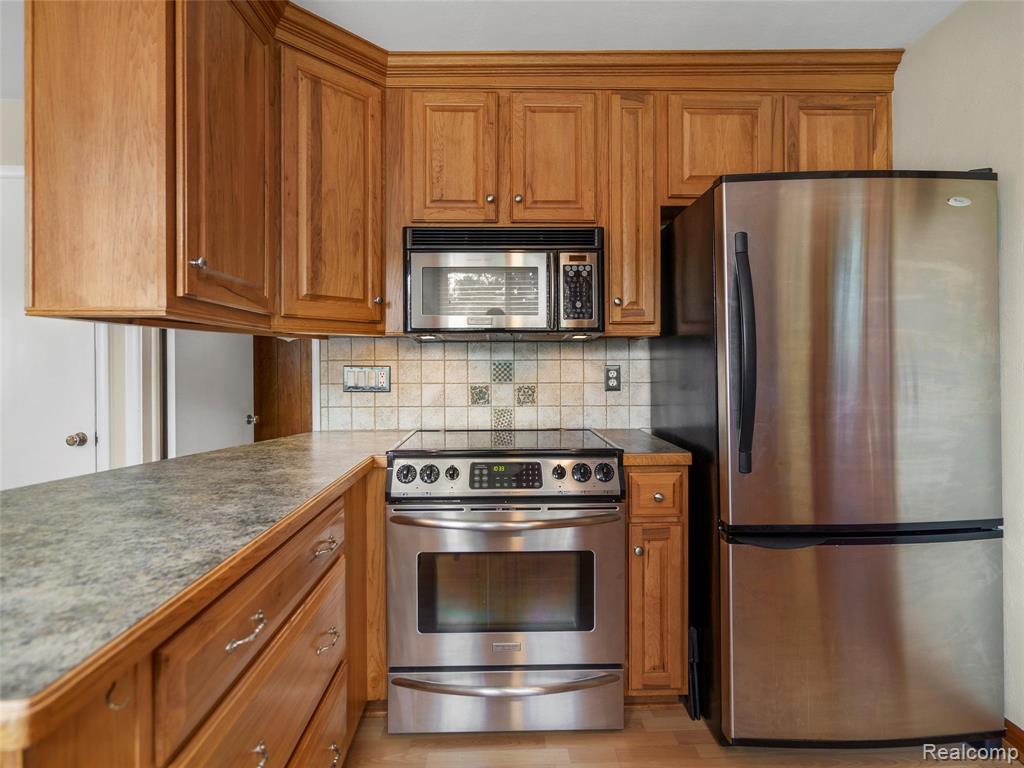 628 Riverside Drive Linden, MI 48451 - Photo 9 of 58