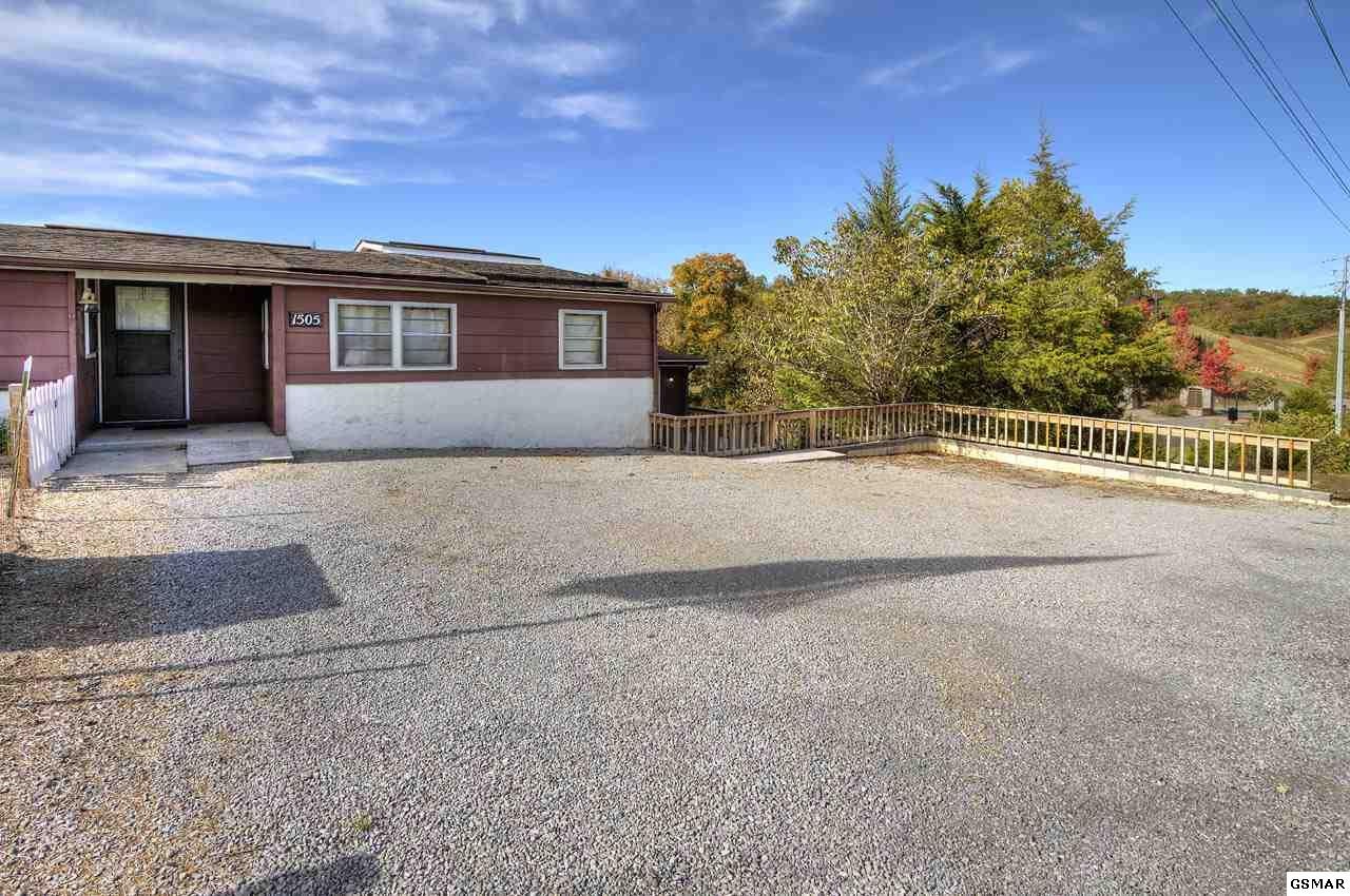 1505 Parrotts Chapel Road Sevierville, TN 37876 - Photo 2 of 36