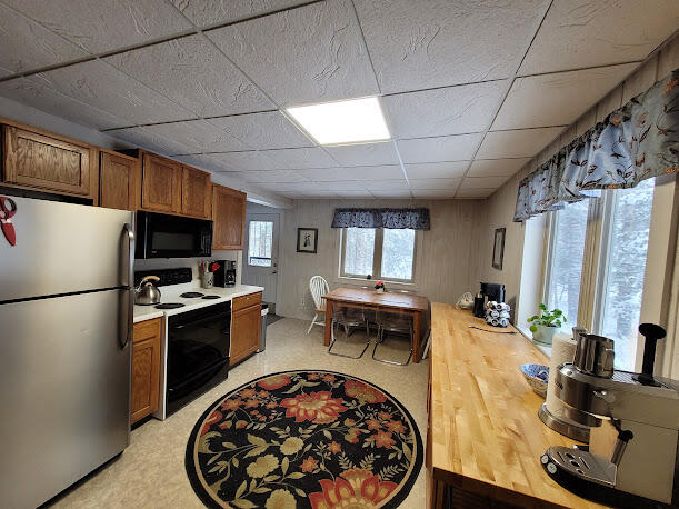 21887 Ridge Road Grand Marais, MI 49839 - Photo 15 of 46 Gallery Image 15