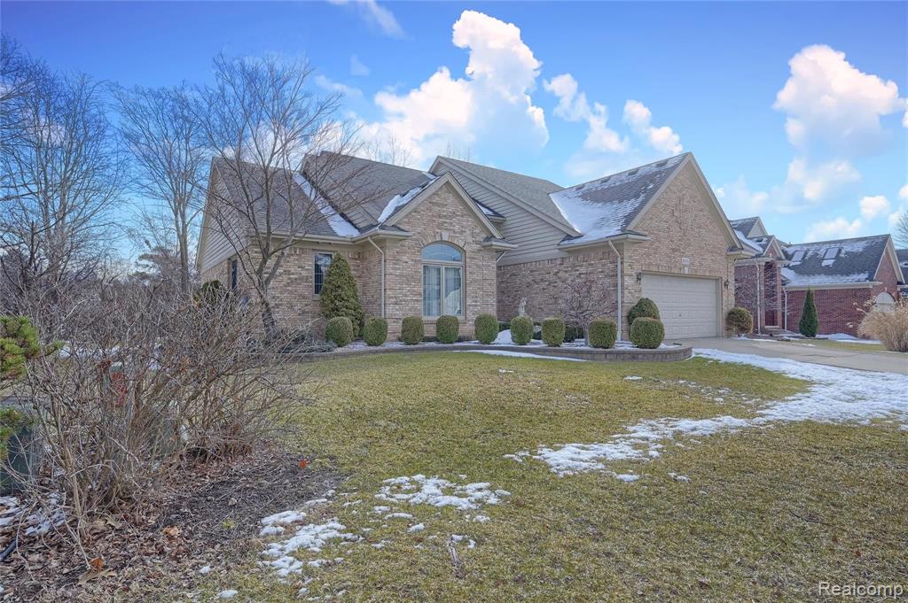 889 Rambling Drive Rochester Hills, MI 48307 - Photo 3 of 45
