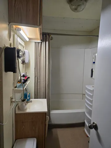 $250,000 | 3820 11 Mile Road Northeast, Rockford, MI 49341