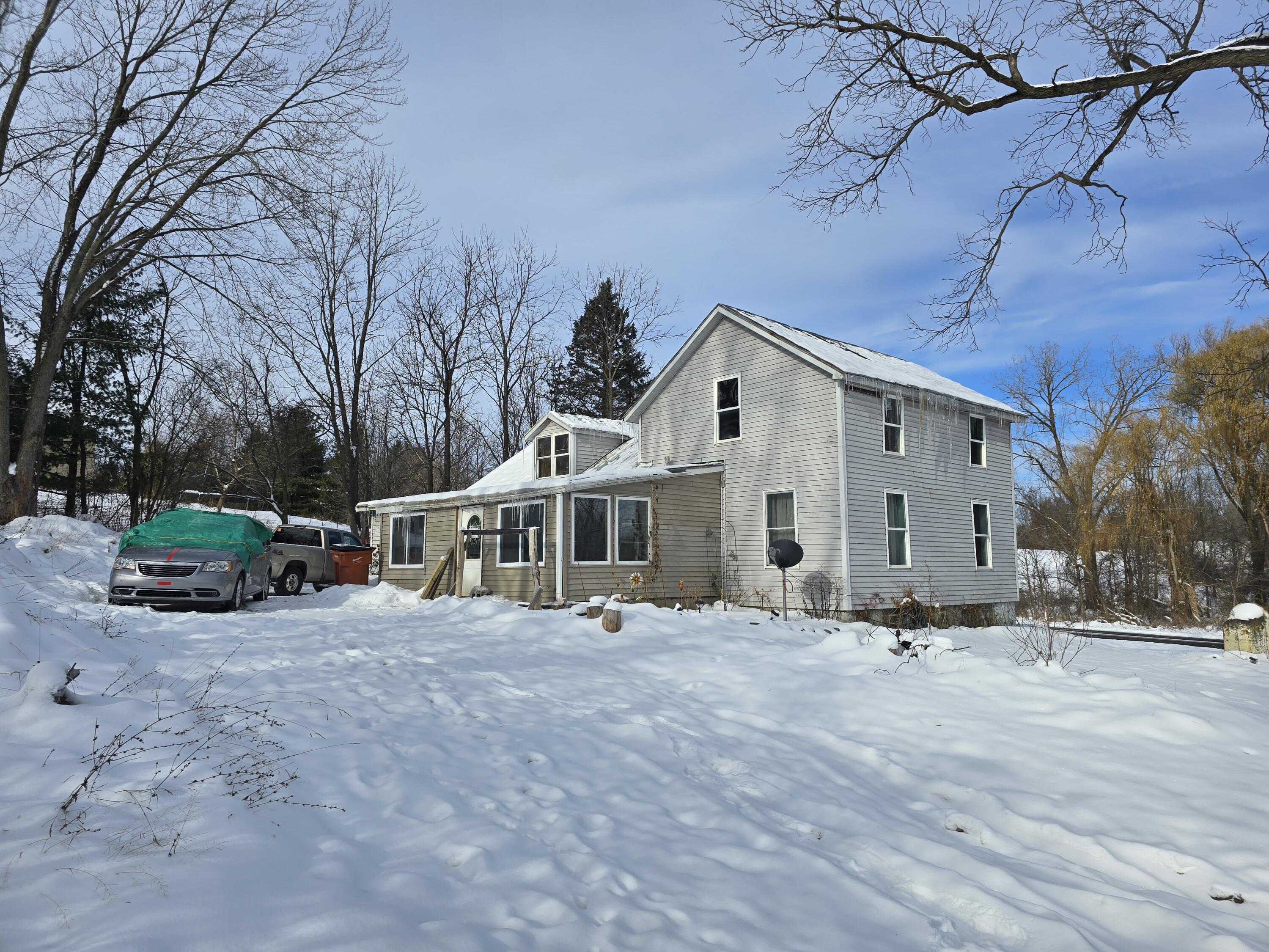 3820 11 Mile Road Northeast Rockford, MI 49341 - Photo 5 of 27 Back