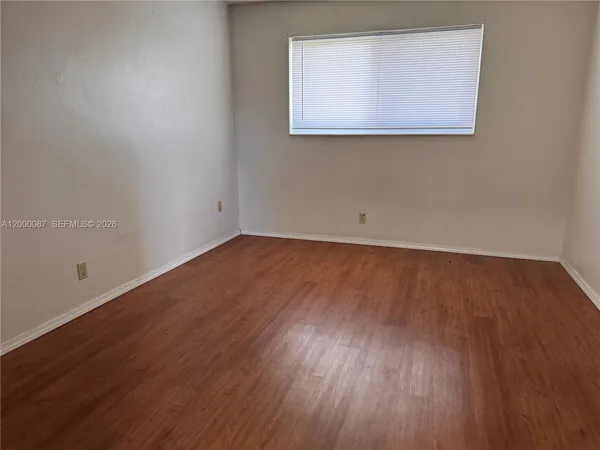 $1,500 | 2210 Taylor Street, Unit 305, Hollywood, FL 33020