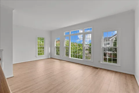$669,000 | 671 Burnside Terrace Southeast, Leesburg, VA 20175