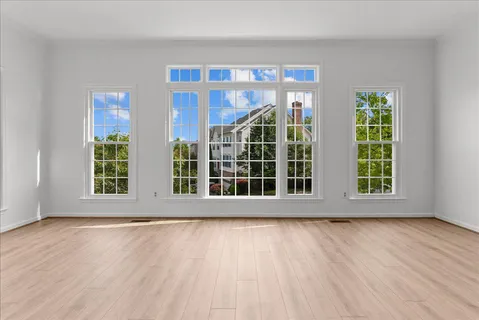 $669,000 | 671 Burnside Terrace Southeast, Leesburg, VA 20175