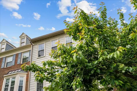 $669,000 | 671 Burnside Terrace Southeast, Leesburg, VA 20175