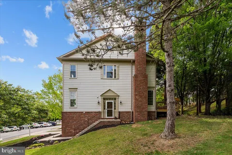 $669,000 | 671 Burnside Terrace Southeast, Leesburg, VA 20175