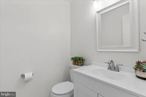 $669,000 | 671 Burnside Terrace Southeast, Leesburg, VA 20175