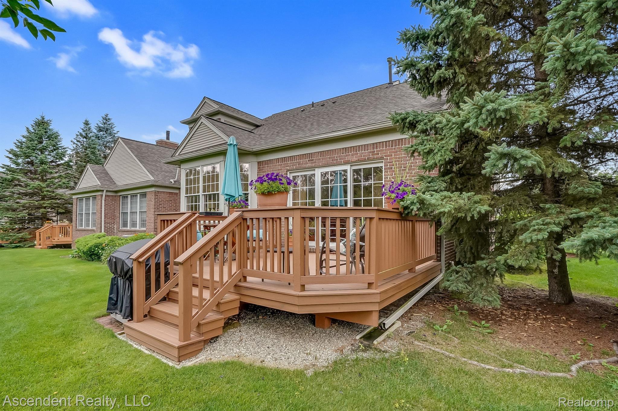 3704 Tremonte Circle, Unit 88 Rochester, MI 48306 - Photo 39 of 41 View of new Trex deck