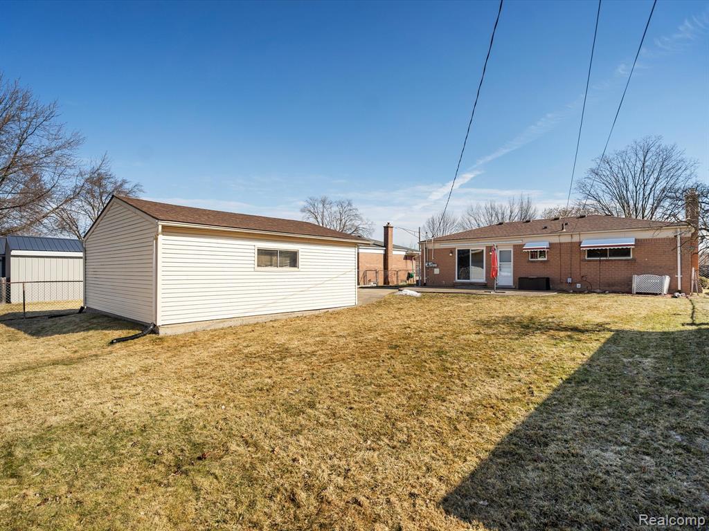 13467 Perry Circle Warren, MI 48088 - Photo 5 of 28 Gallery Image 5
