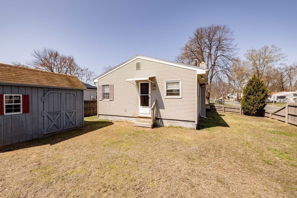 43 Griffin Street Springfield, MA 01104 - Photo 13 of 20