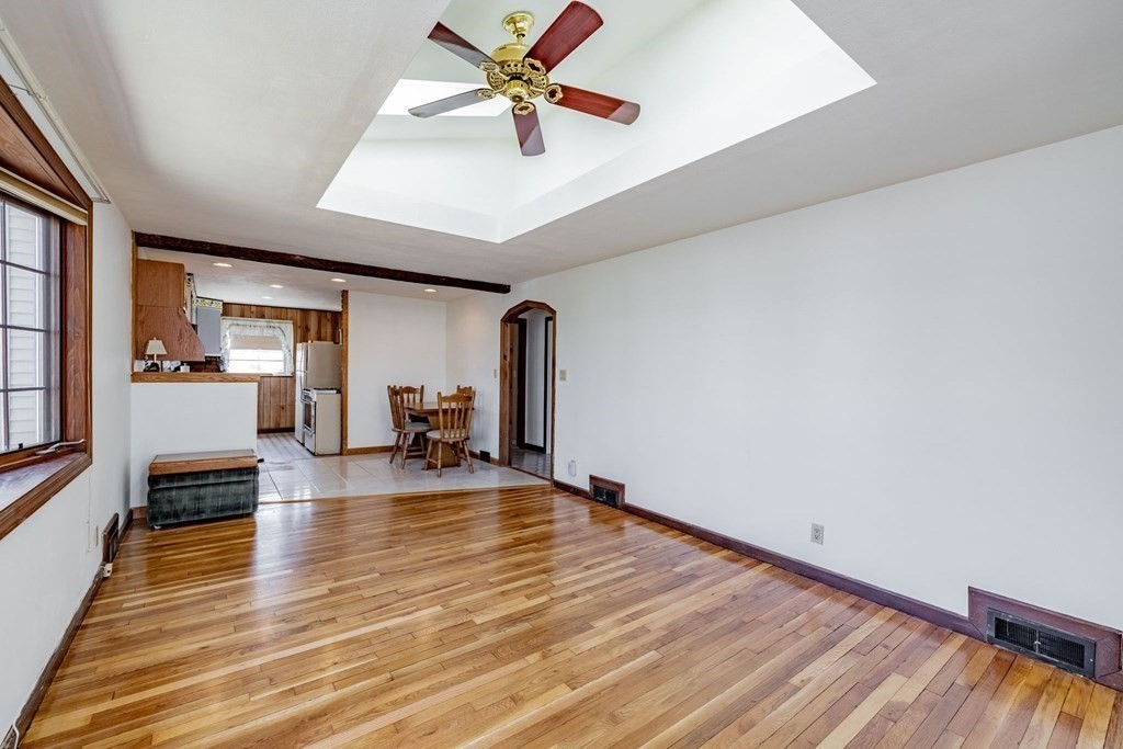 43 Griffin Street Springfield, MA 01104 - Photo 3 of 20