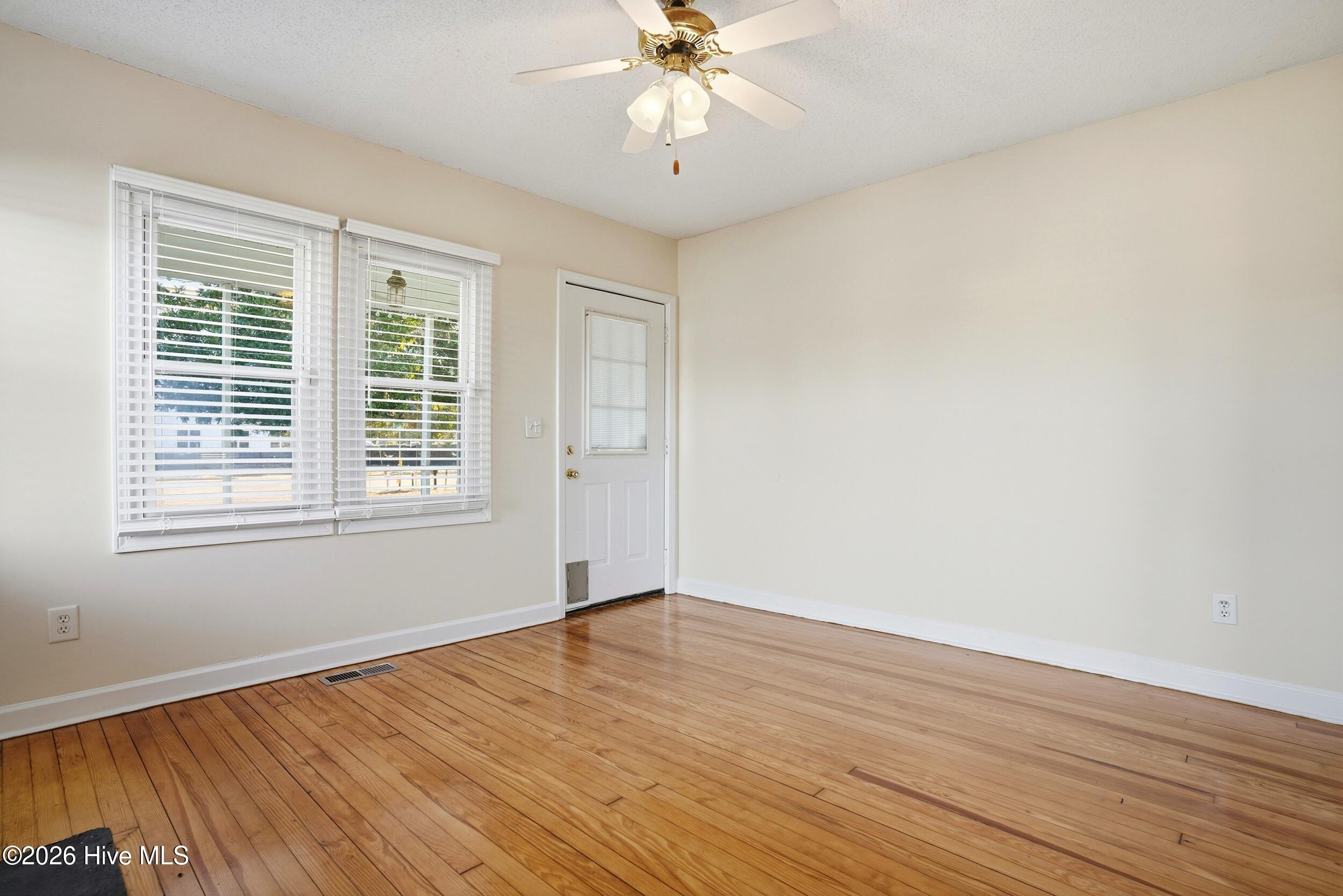 3908 Carolina Beach Road Wilmington, NC 28412 - Photo 15 of 33 5_3908_carolinabeachrd_0005