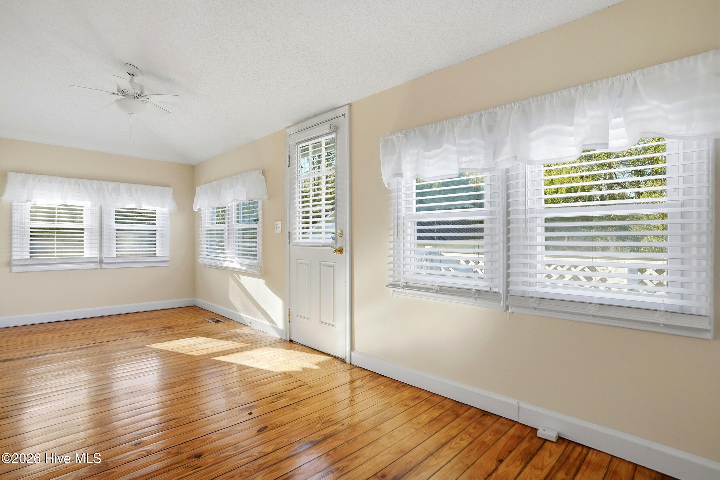 3908 Carolina Beach Road Wilmington, NC 28412 - Photo 28 of 33 21_3908_carolinabeachrd_00021