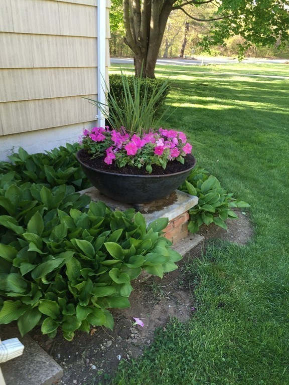 51 Sutton Road Webster, MA 01570 - Photo 18 of 26 Gallery Image 18