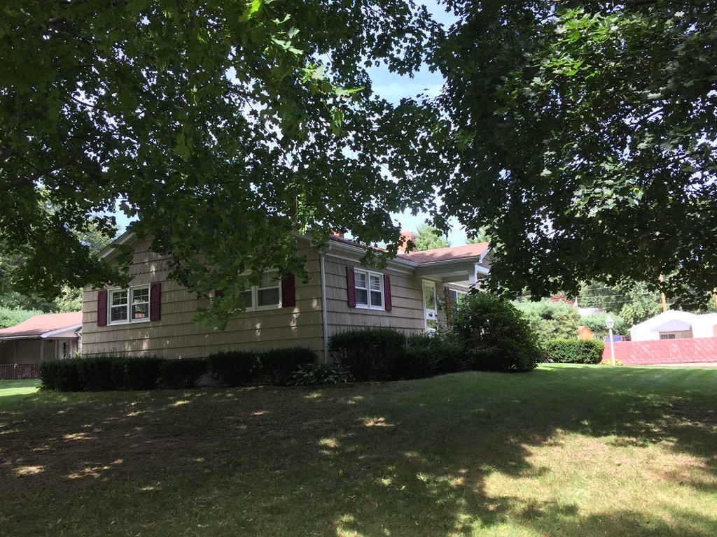 51 Sutton Road Webster, MA 01570 - Photo 20 of 26 Gallery Image 20