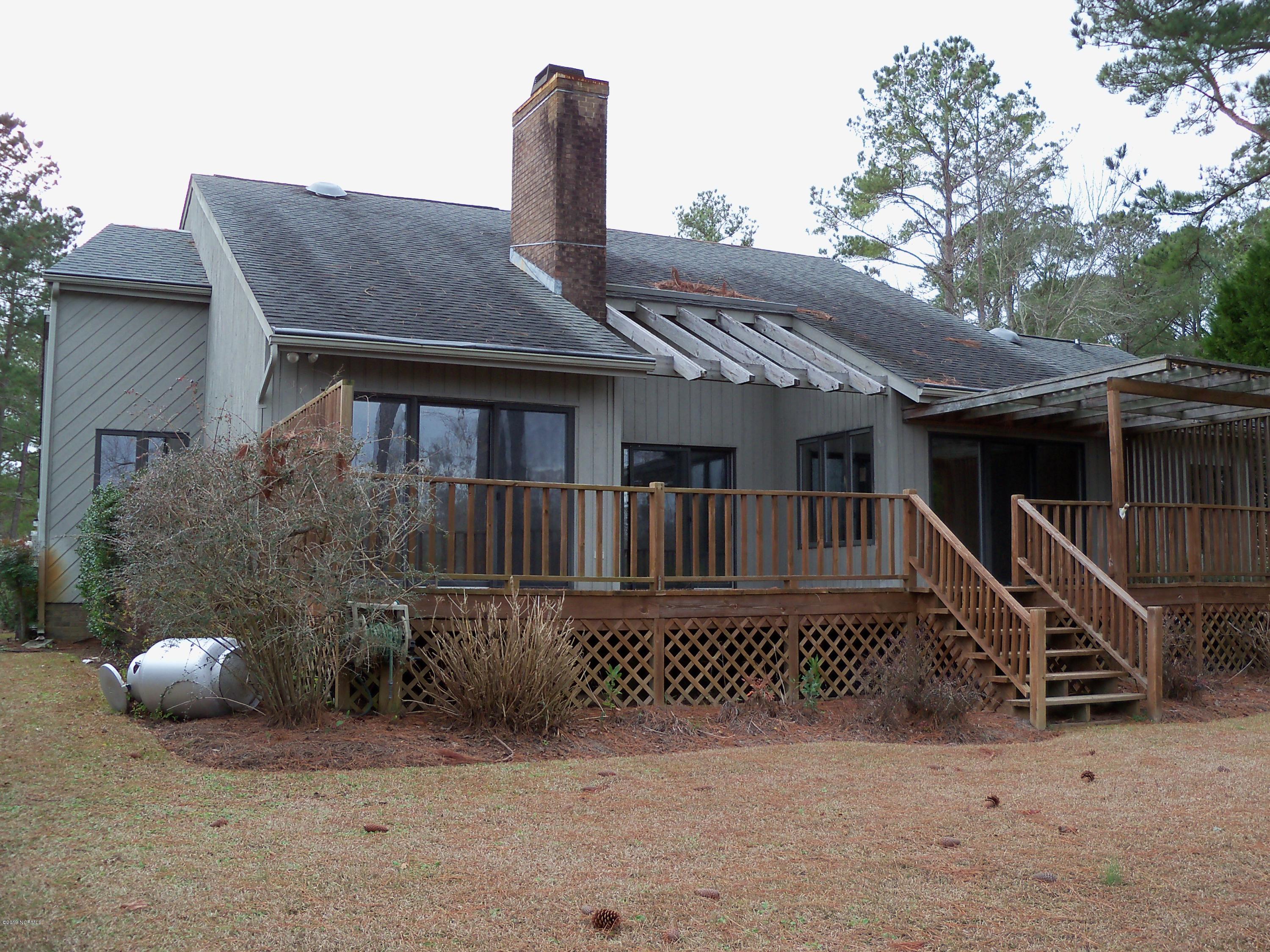 202 Outrigger Road New Bern, NC 28562 - Photo 2 of 3 100_4714