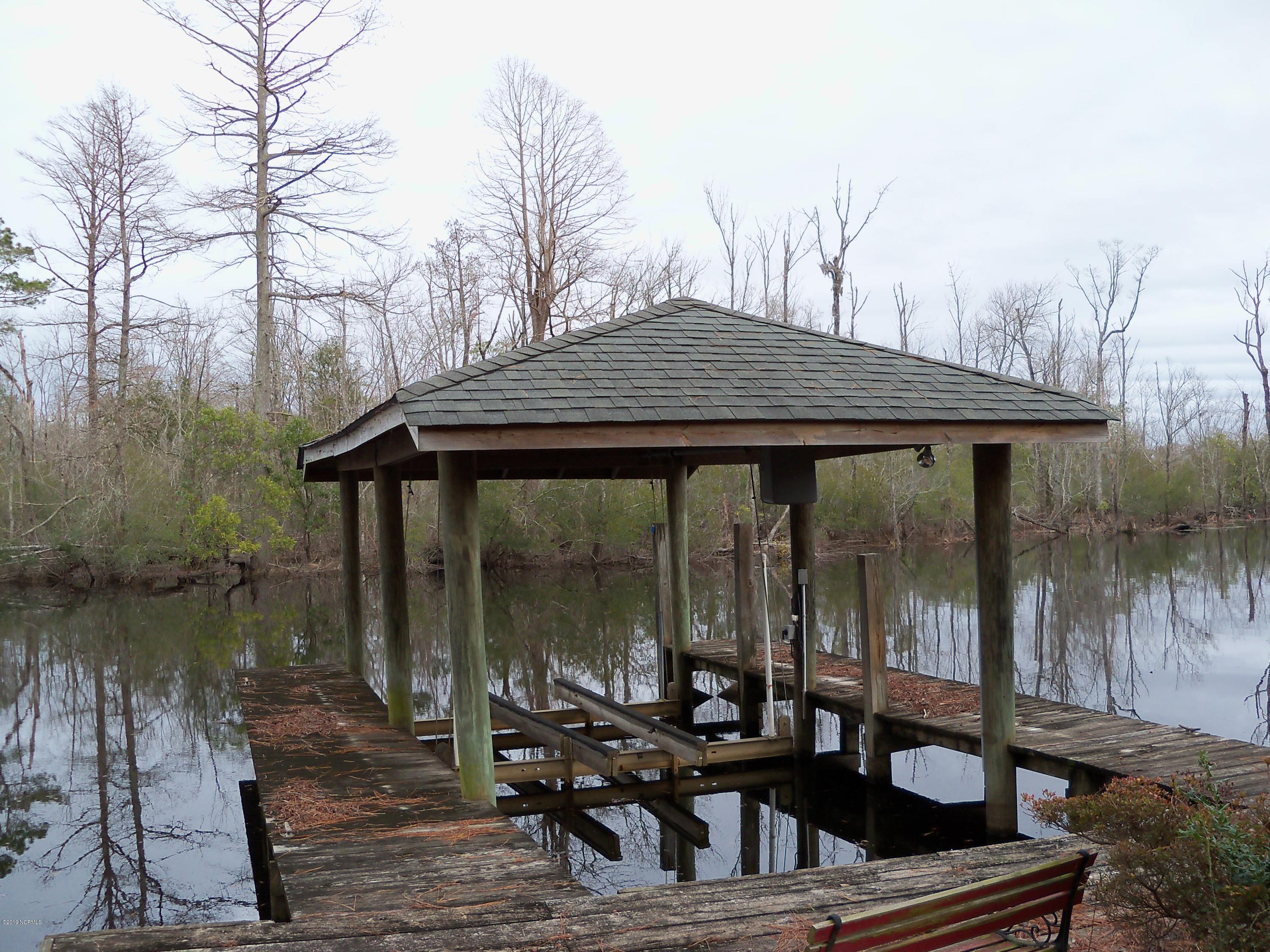 202 Outrigger Road New Bern, NC 28562 - Photo 3 of 3 100_4712