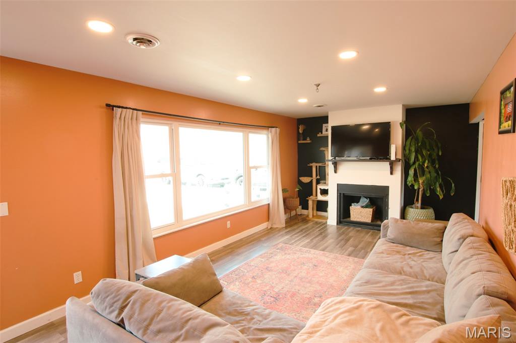 128 Highway 100 Hermann, MO 65041 - Photo 5 of 28