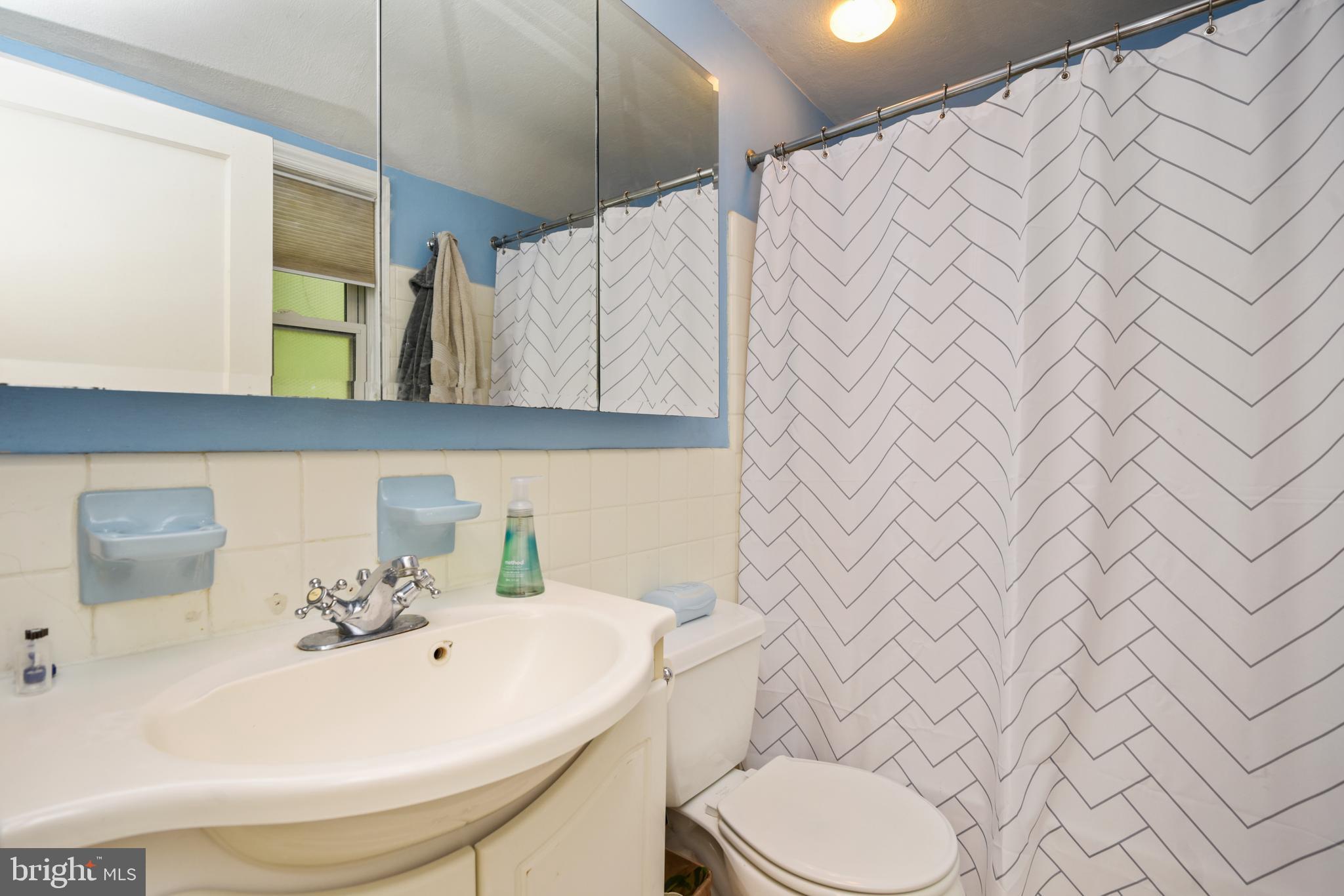261 Harrogate Road Wynnewood, PA 19096 - Photo 25 of 34