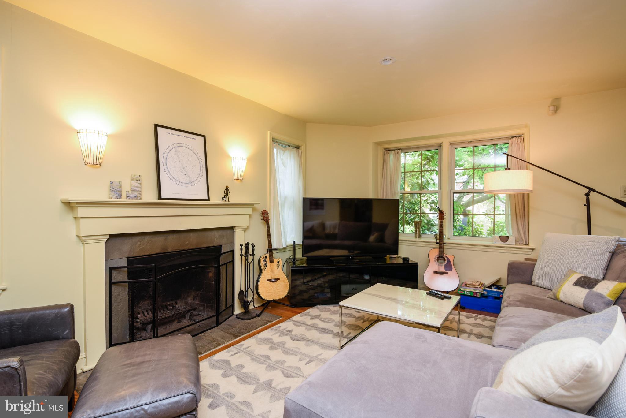 261 Harrogate Road Wynnewood, PA 19096 - Photo 4 of 34