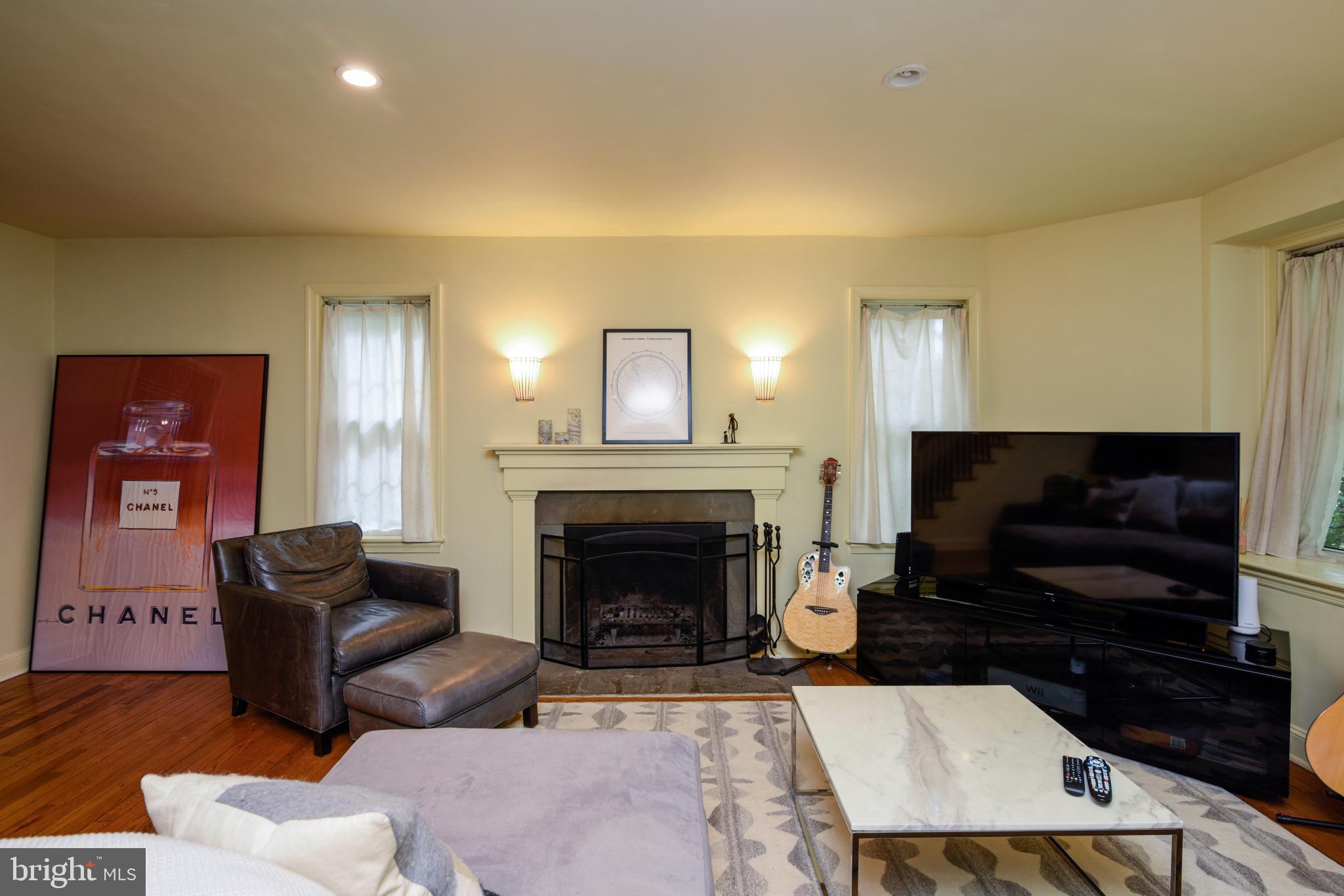 261 Harrogate Road Wynnewood, PA 19096 - Photo 5 of 34