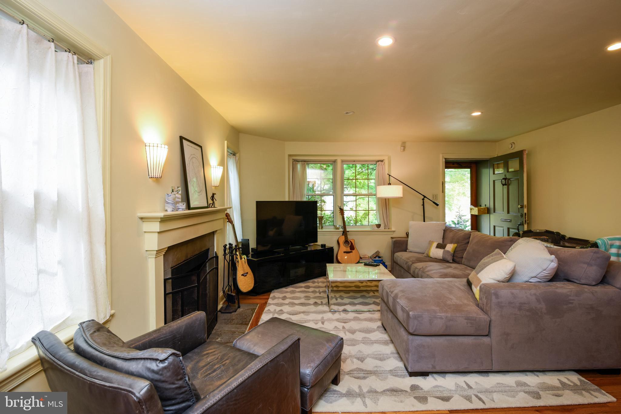 261 Harrogate Road Wynnewood, PA 19096 - Photo 6 of 34