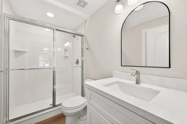 $2,100 | 15230 Highway 36, Needville, TX 77461