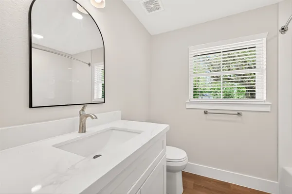 $2,100 | 15230 Highway 36, Needville, TX 77461