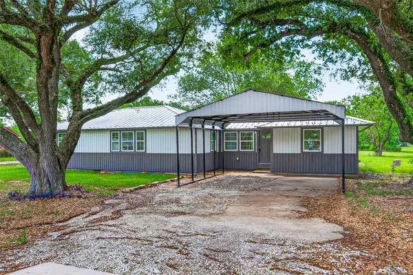 $2,100 | 15230 Highway 36, Needville, TX 77461