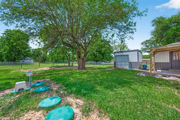 $2,100 | 15230 Highway 36, Needville, TX 77461