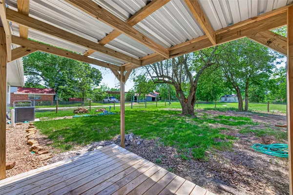 $2,100 | 15230 Highway 36, Needville, TX 77461