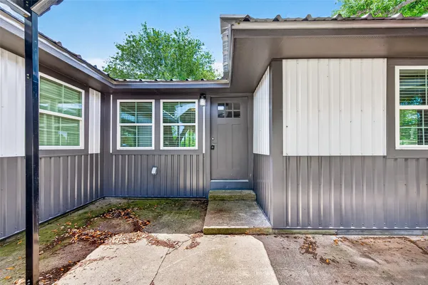 $2,100 | 15230 Highway 36, Needville, TX 77461