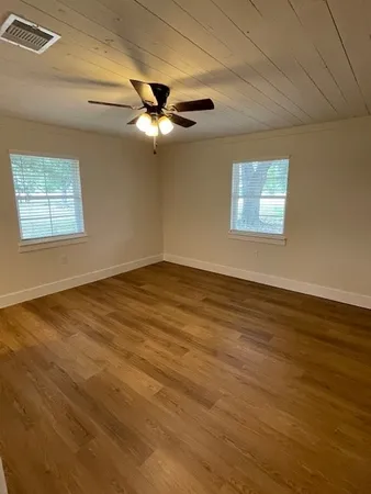 $2,100 | 15230 Highway 36, Needville, TX 77461
