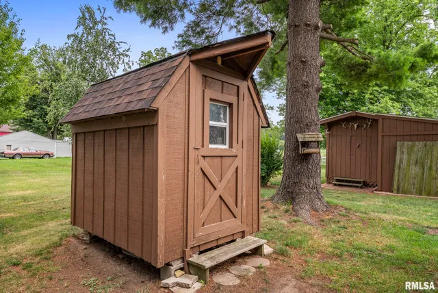 $370,000 | 25622 1st Avenue North, Hillsdale, IL 61257