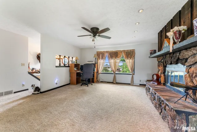 $370,000 | 25622 1st Avenue North, Hillsdale, IL 61257