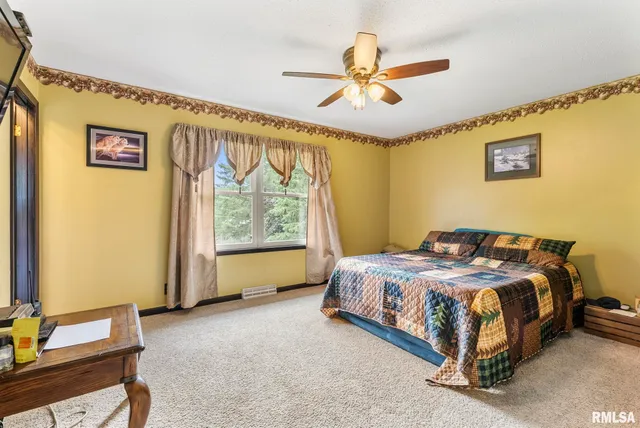 $370,000 | 25622 1st Avenue North, Hillsdale, IL 61257